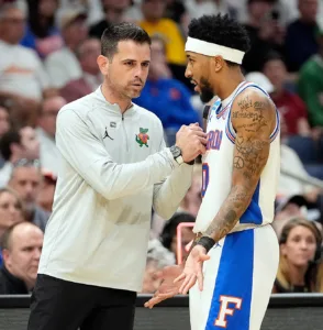 Florida tops AP preseason poll